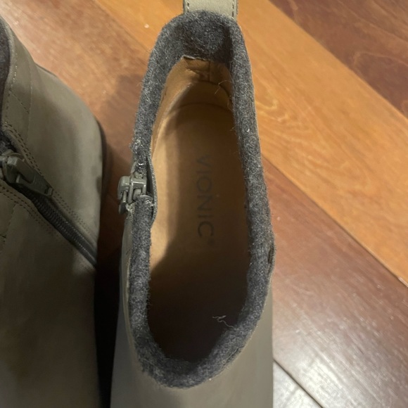 Vionic UNWORN Weather resistant booties Size 7.5 - Picture 5 of 5